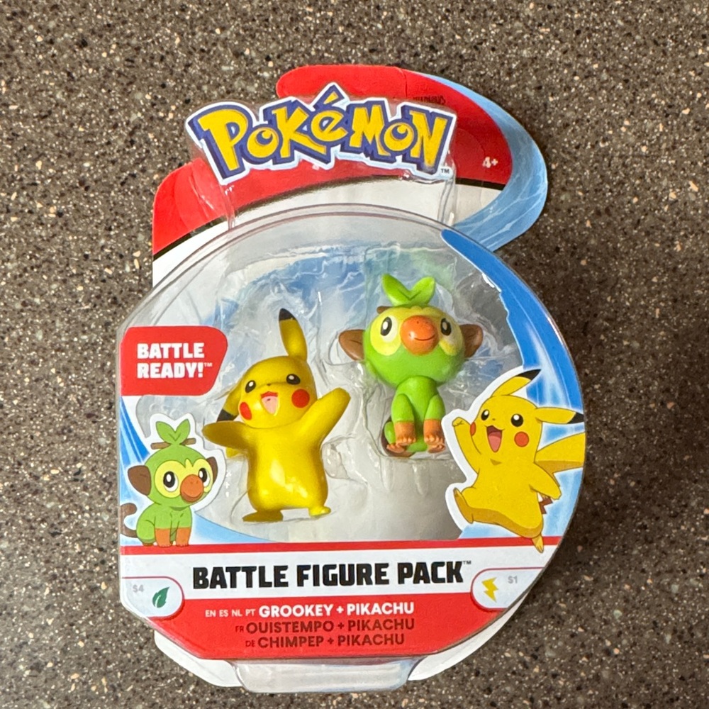 Pokémon Pikachu & Grookey Battle Figure Set